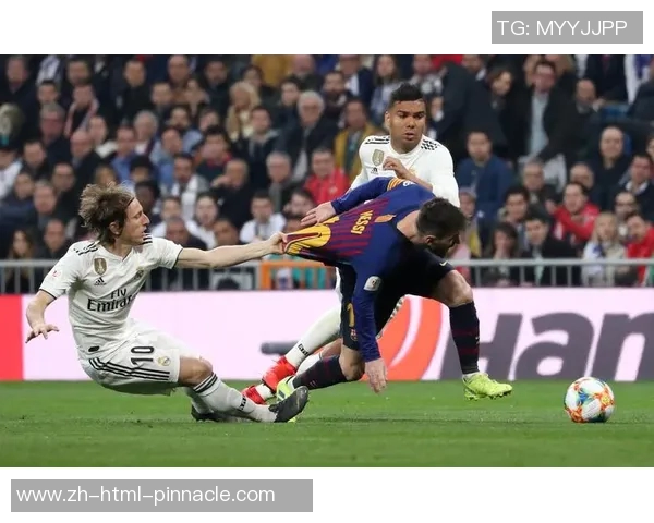 皇马与巴塞罗那的世纪对决谁将笑到最后揭开西班牙足球的荣耀之战